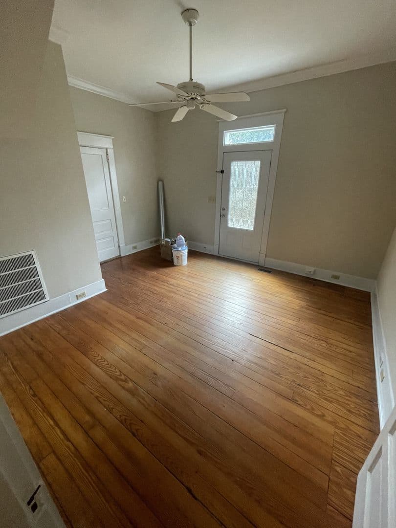 Raleigh House: 114 E Park Ave