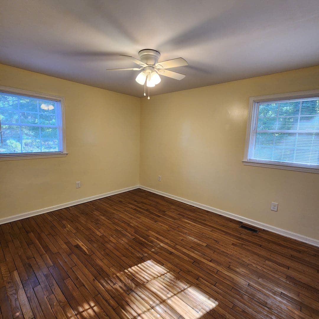 Raleigh House: 1208 Thames Ct