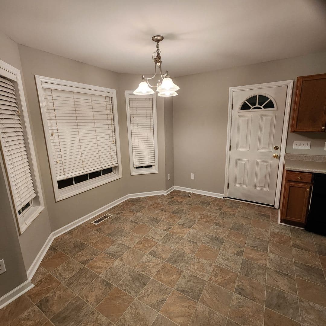 Wake Forest House: 134 West Oak Ave