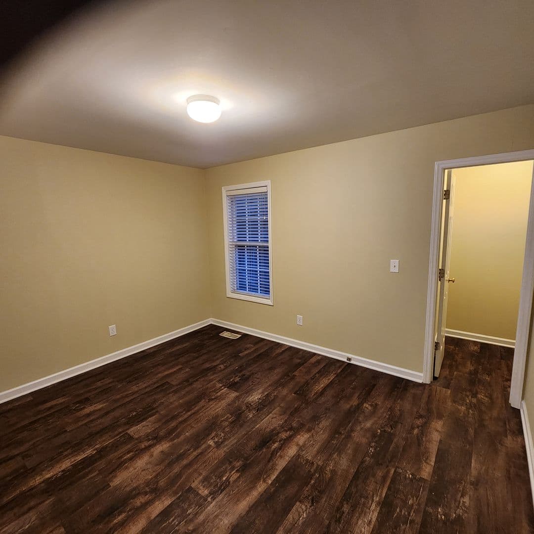 Wake Forest House: 134 West Oak Ave