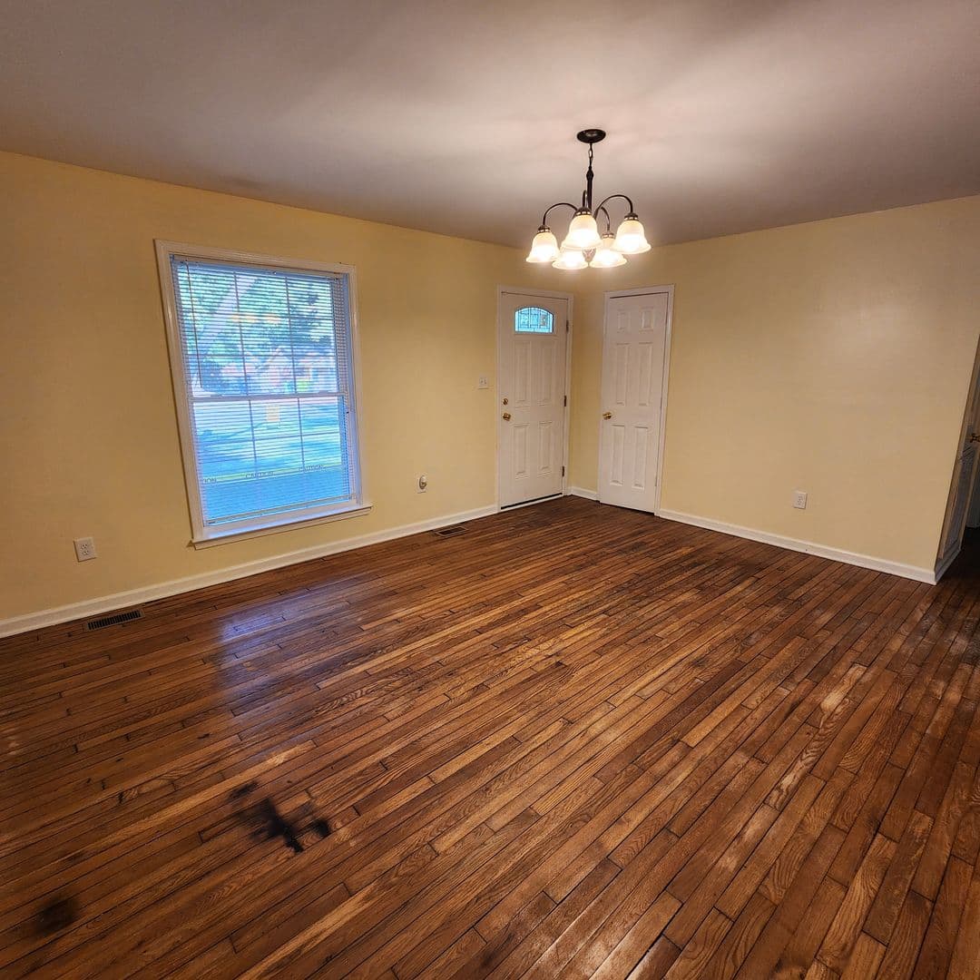 Raleigh House: 1208 Thames Ct