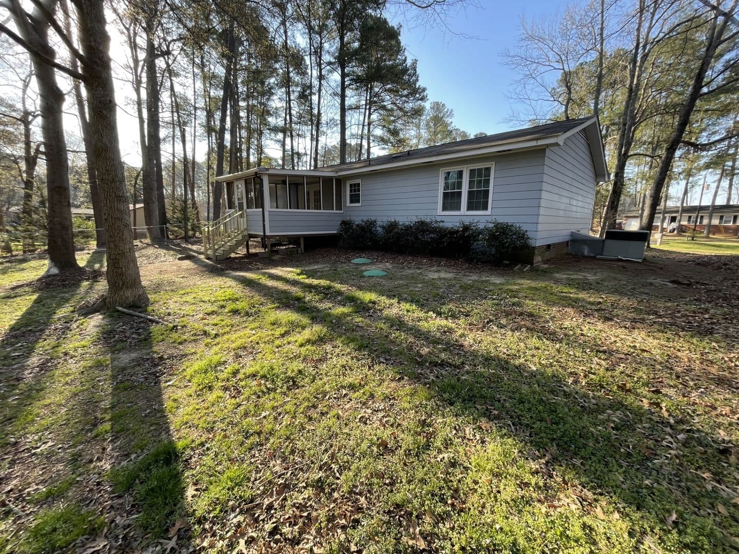 Knightdale House: 116 Pine Country Lane