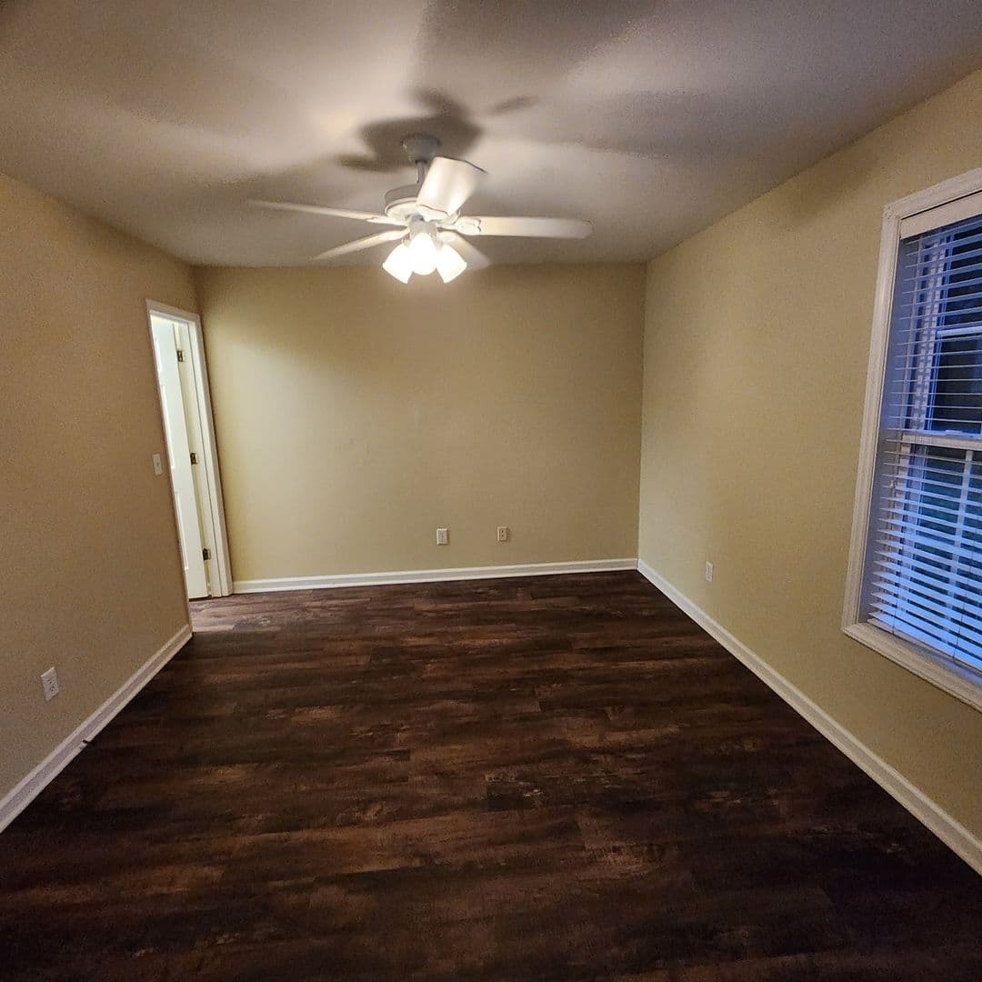Wake Forest House: 134 West Oak Ave