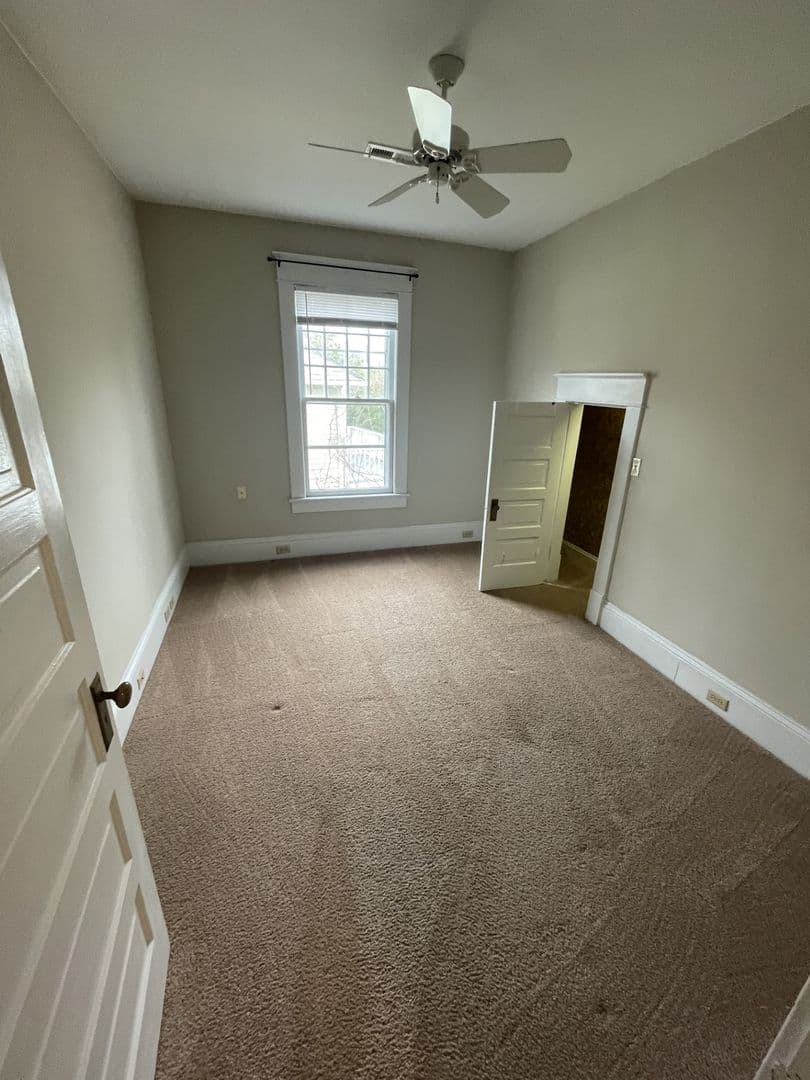 Raleigh House: 114 E Park Ave