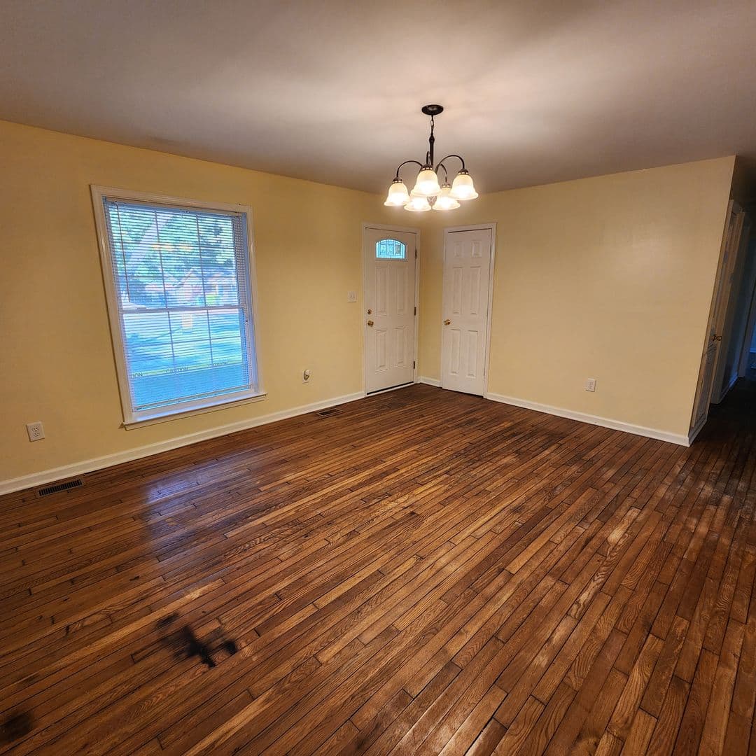 Raleigh House: 1208 Thames Ct