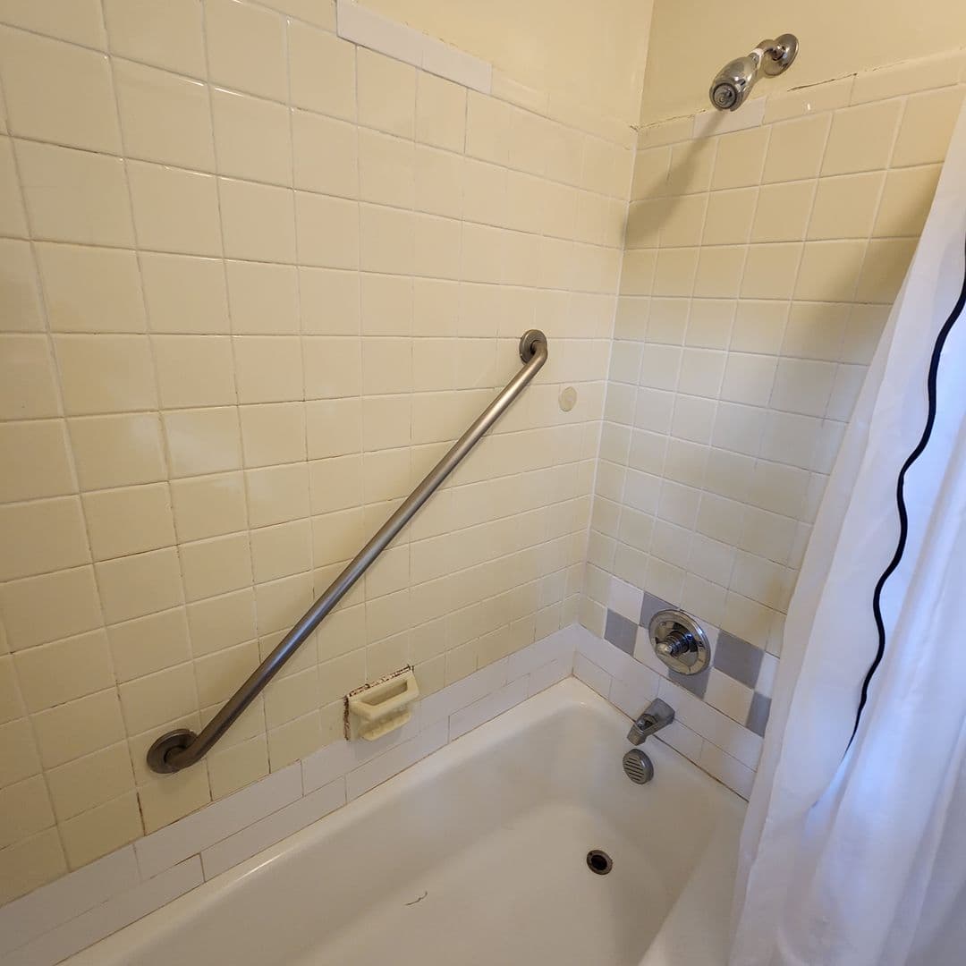 Raleigh House: 1208 Thames Ct