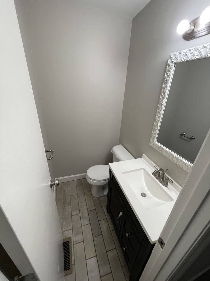 Knightdale House: 116 Pine Country Lane
