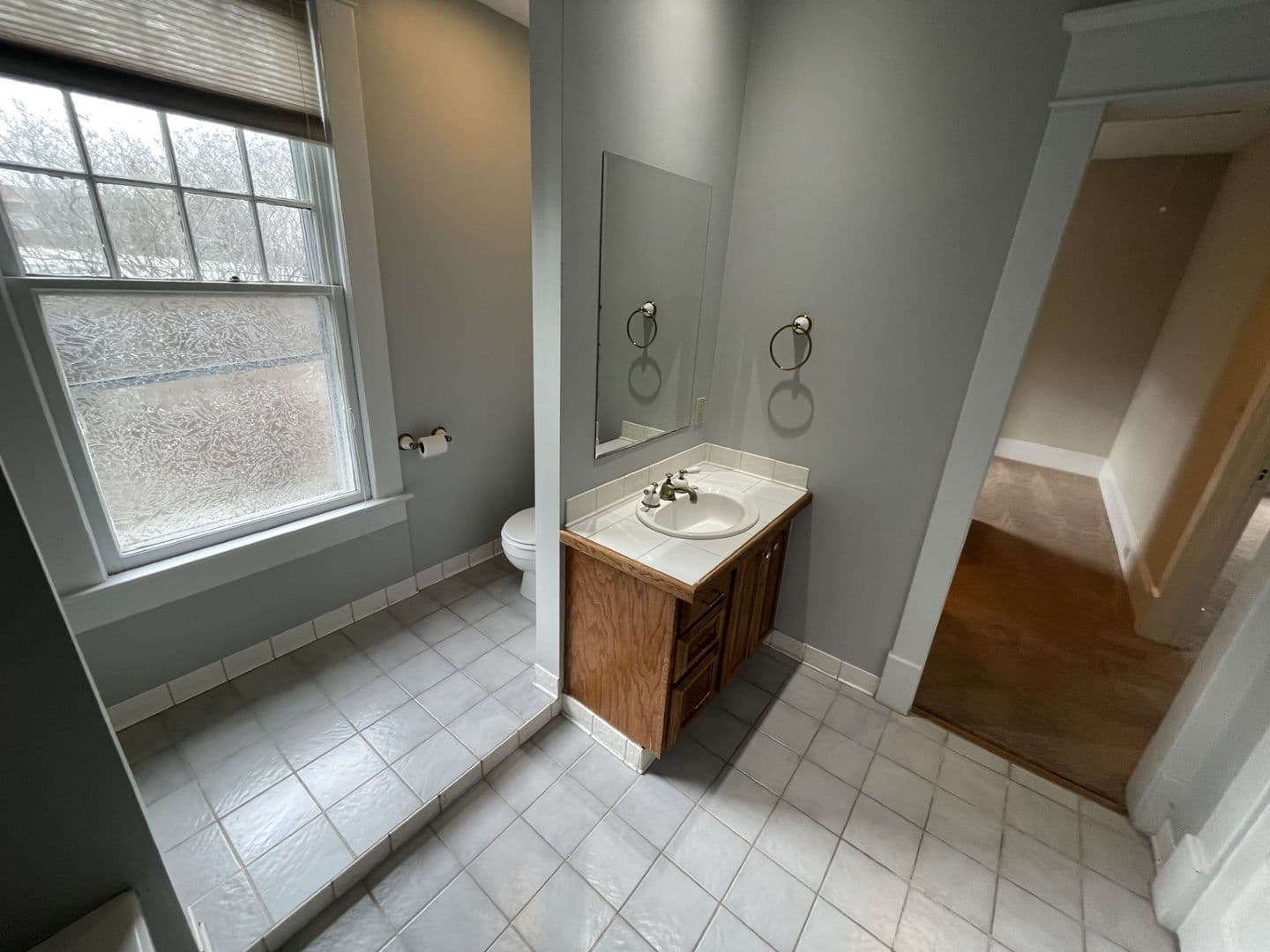 Raleigh House: 114 E Park Ave