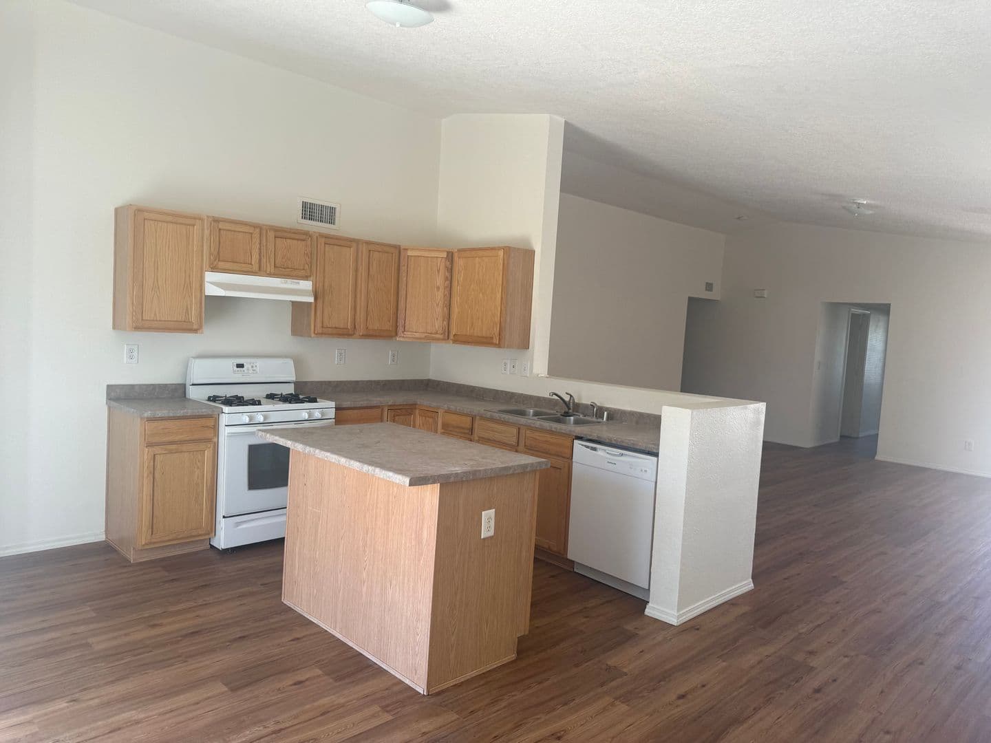 Rio Rancho House: 3716 Ranchers Loop