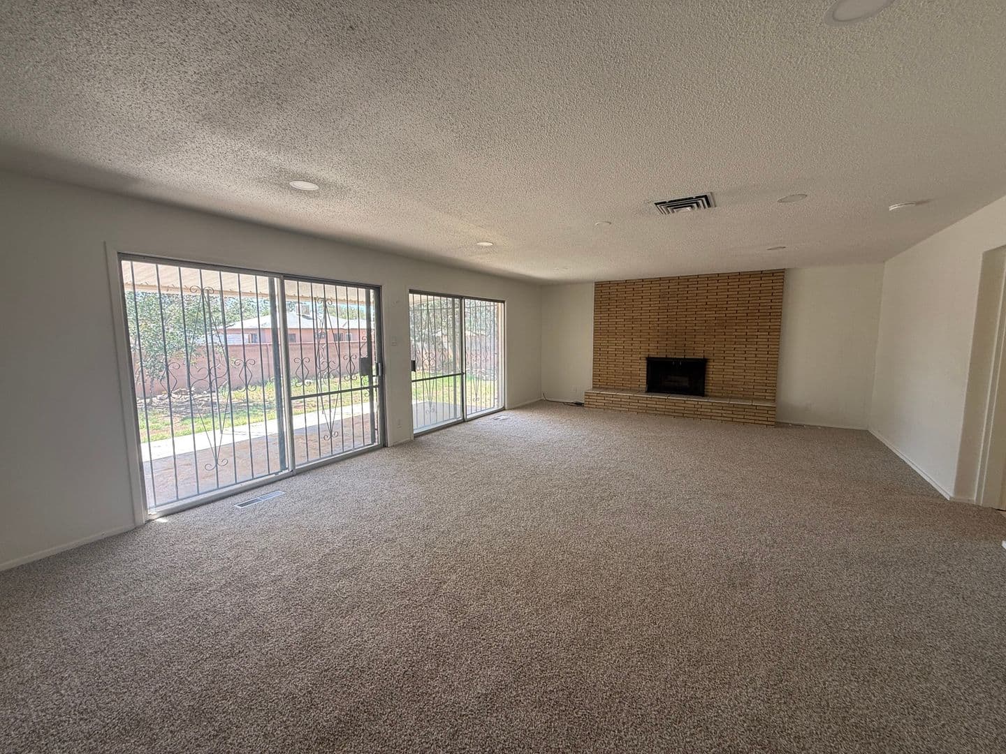 Albuquerque House: 8906 Lexington Ave NE