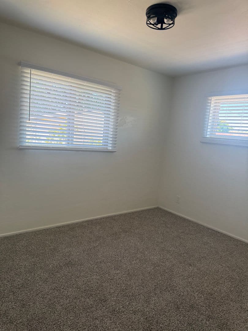 Albuquerque House: 8906 Lexington Ave NE