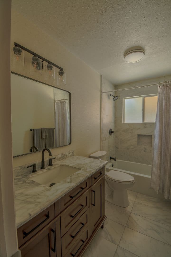 Albuquerque House: 9501 Arvilla Ave. NE