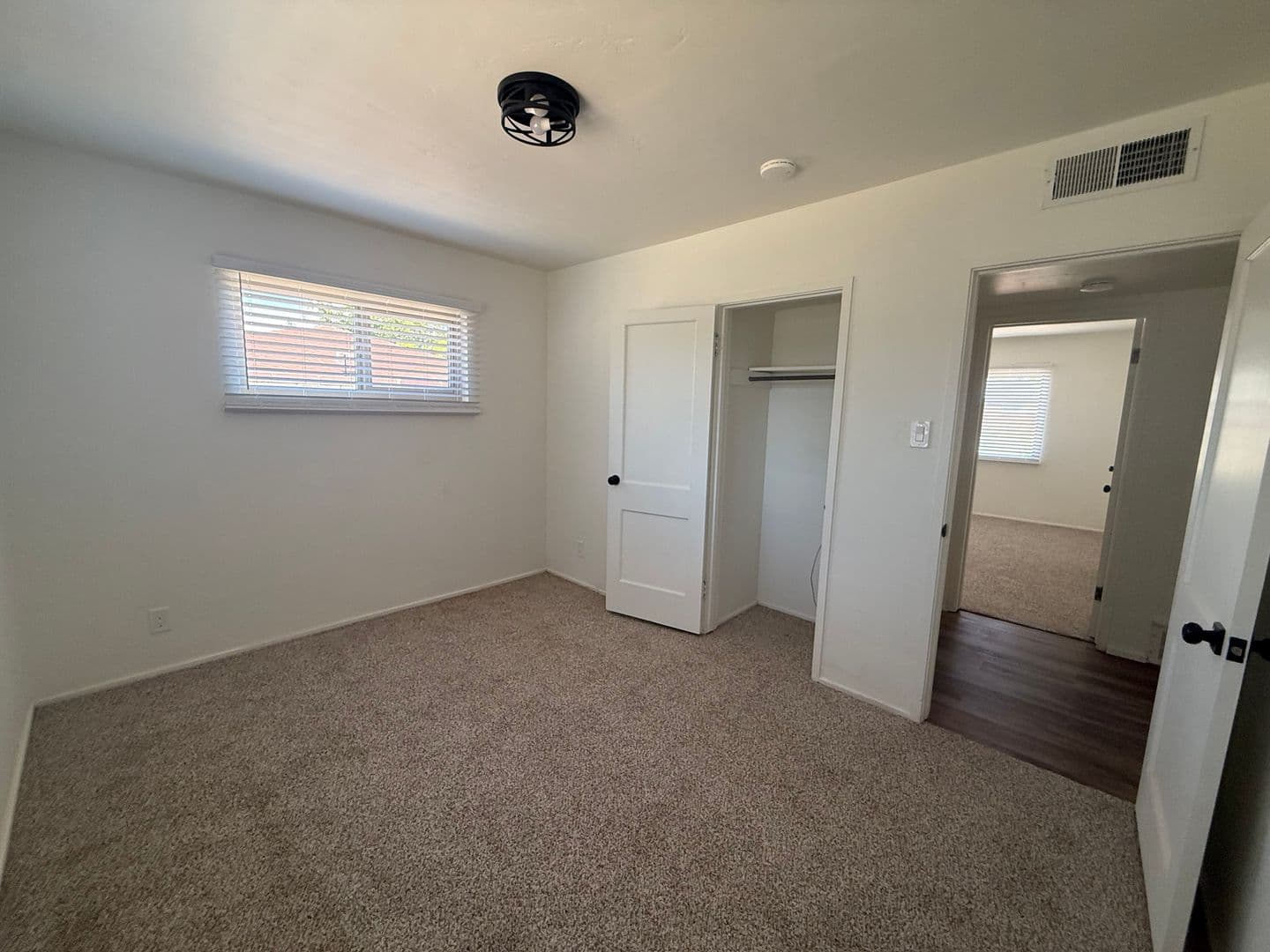 Albuquerque House: 8906 Lexington Ave NE