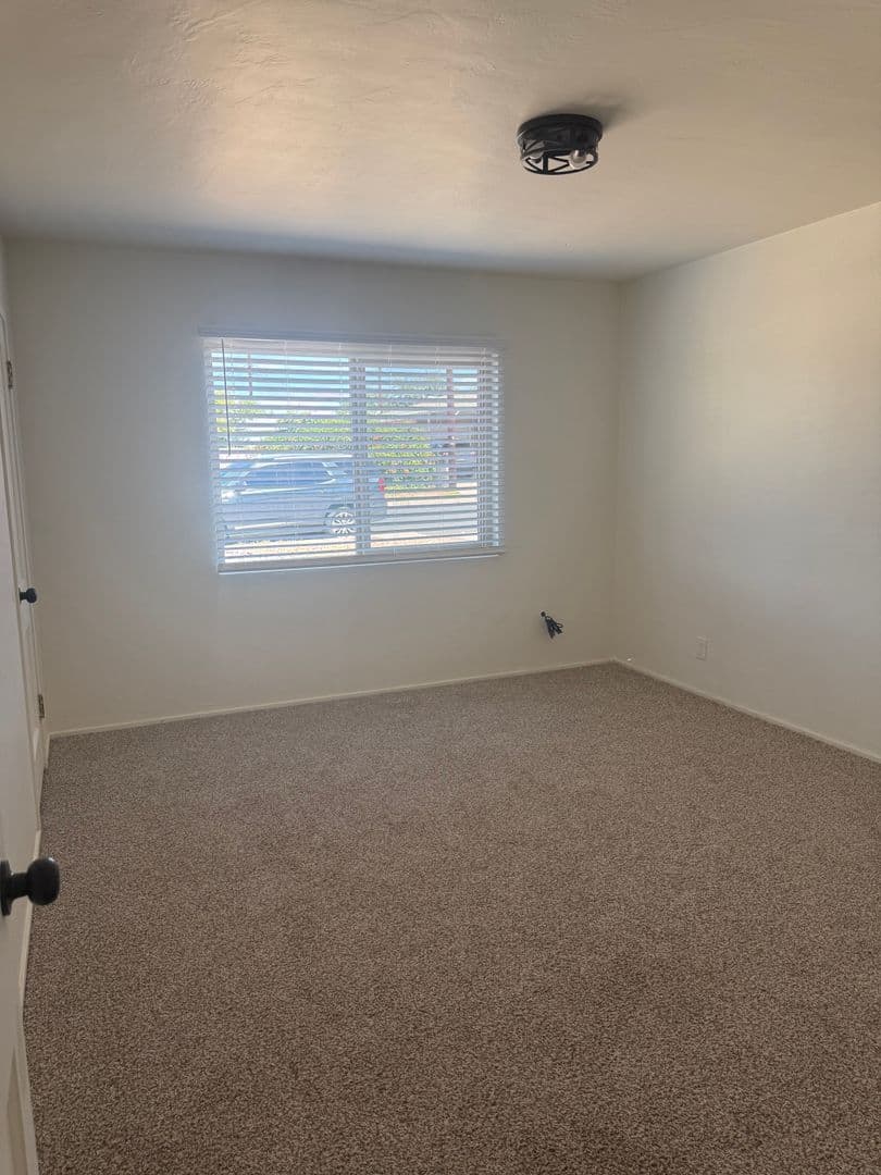 Albuquerque House: 8906 Lexington Ave NE