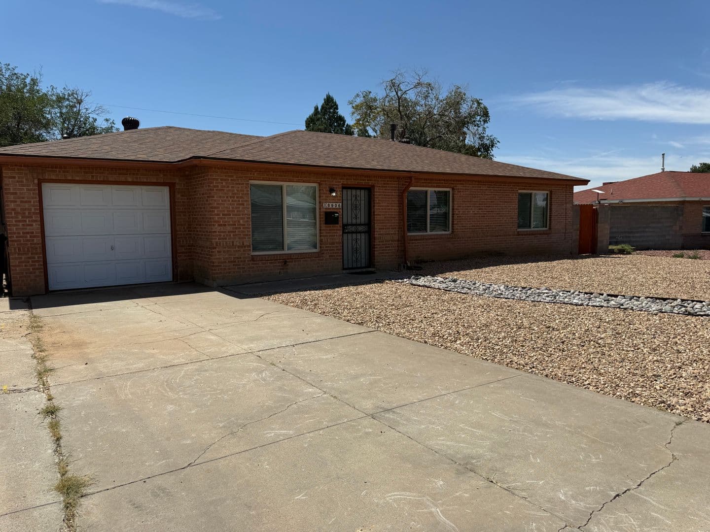 Albuquerque House: 8906 Lexington Ave NE