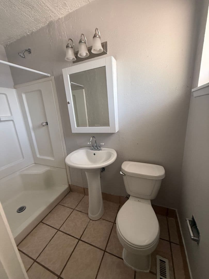 Albuquerque House: 11424 Faye Ave NE