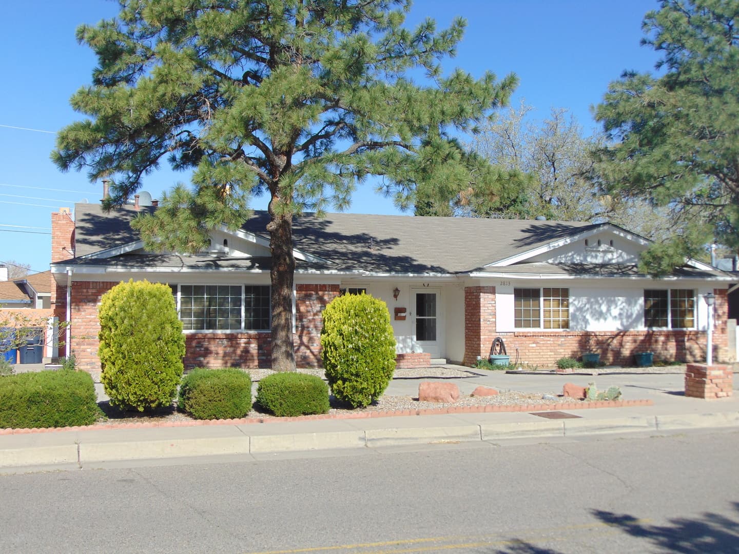 Albuquerque House: 2813 Indiana St NE