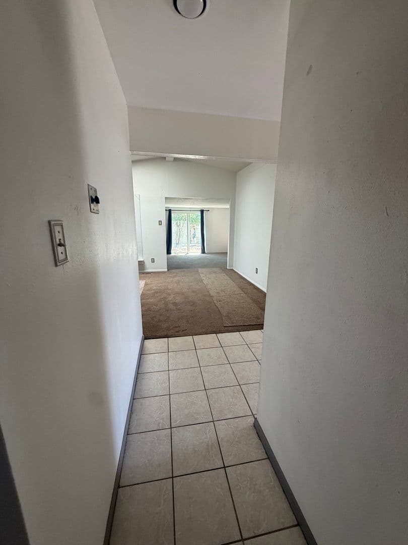 Albuquerque House: 11424 Faye Ave NE