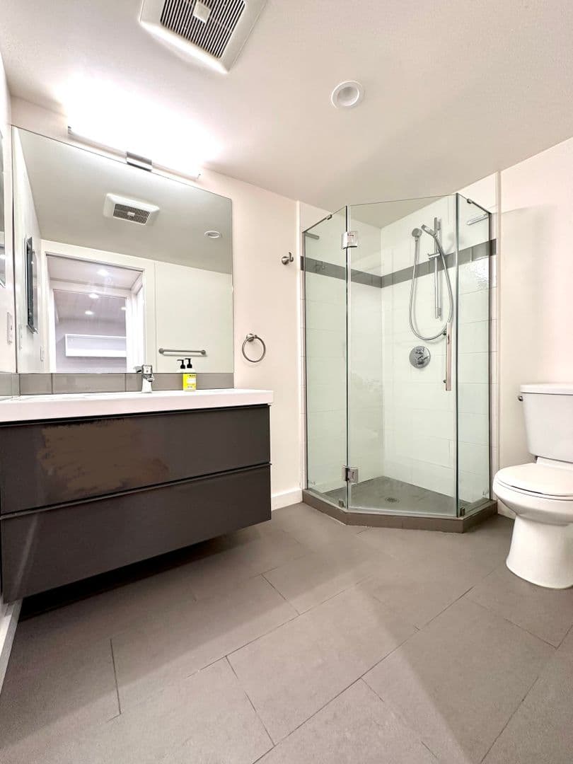 San Francisco Apartment: 2849 Fillmore Street