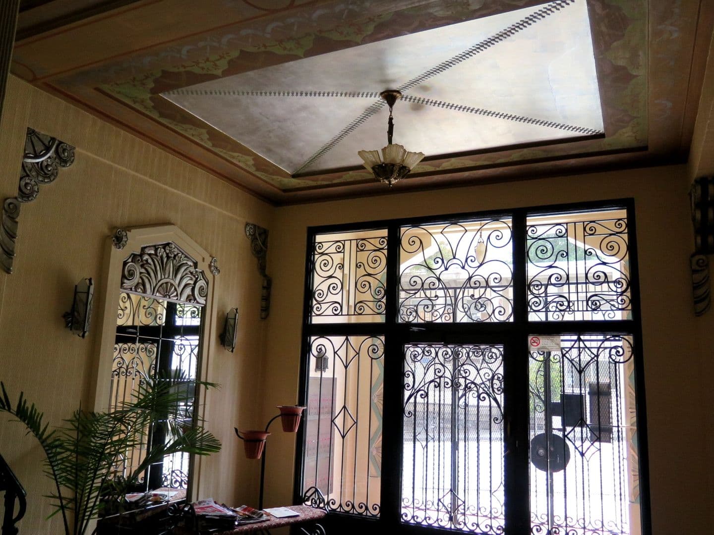 San Francisco Apartment: 1050 Franklin Street