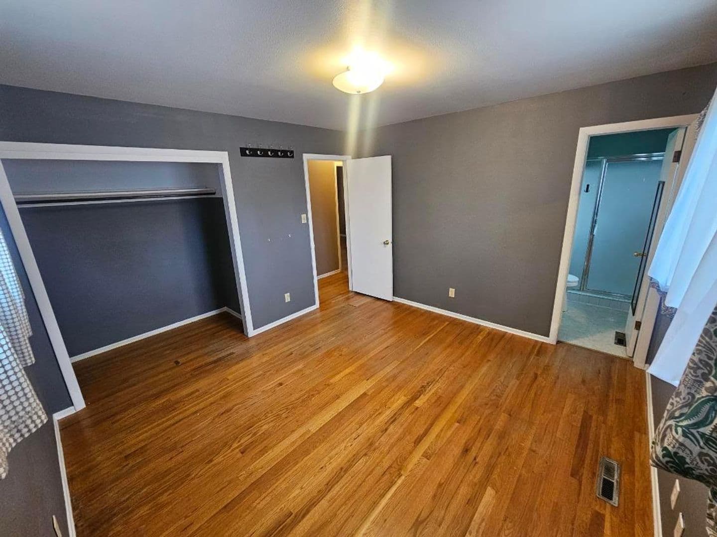 Aurora House: 1096 Fraser Street