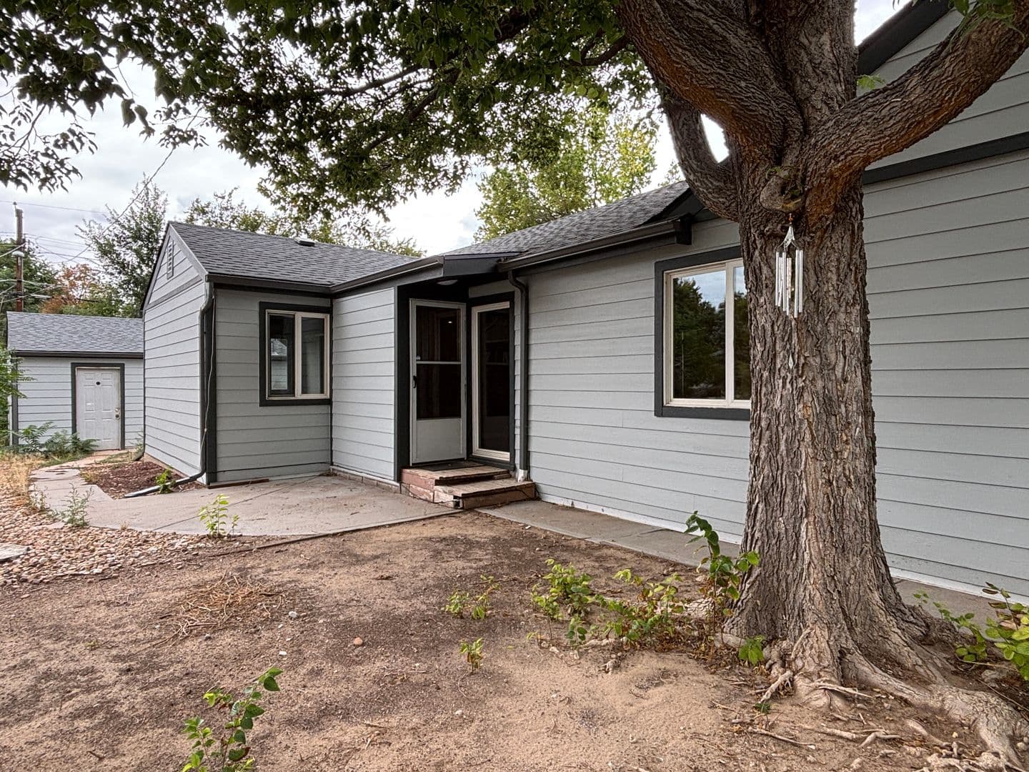 Aurora House: 1233 Elmira St