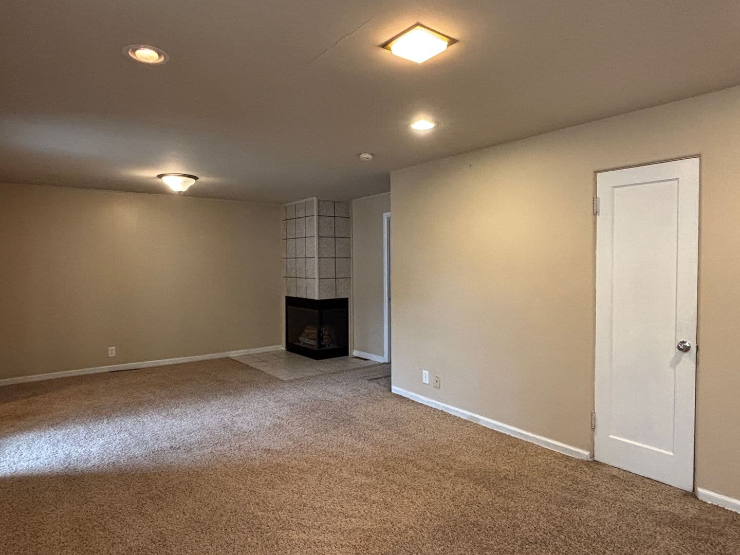 Aurora House: 1233 Elmira St