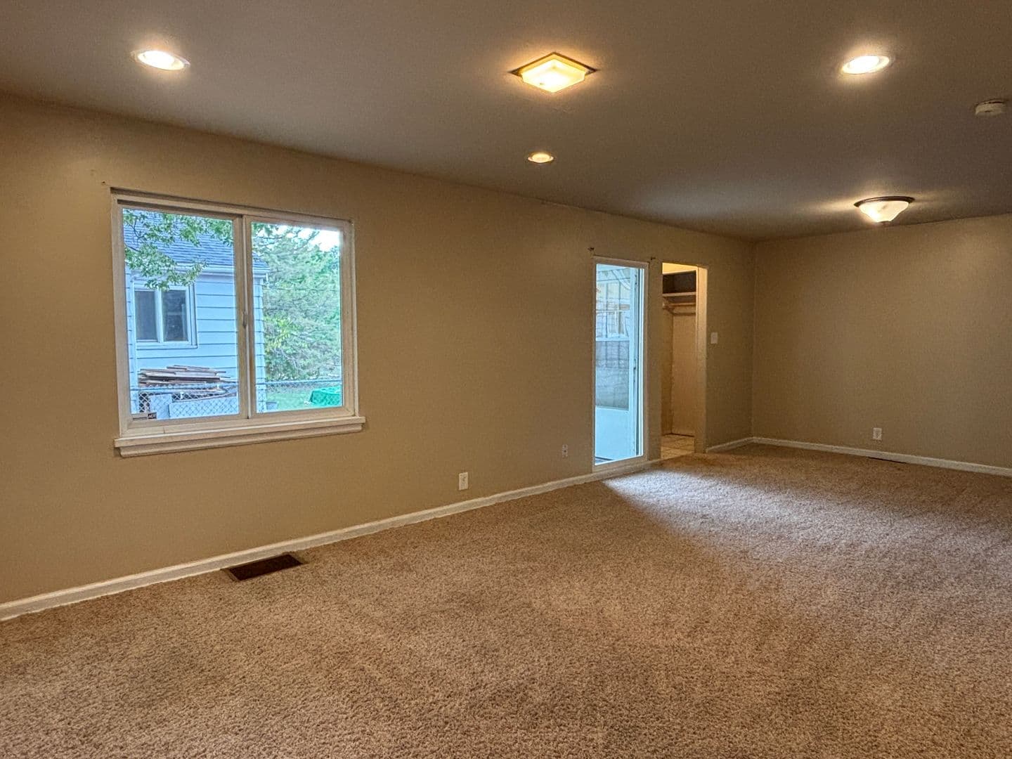 Aurora House: 1233 Elmira St