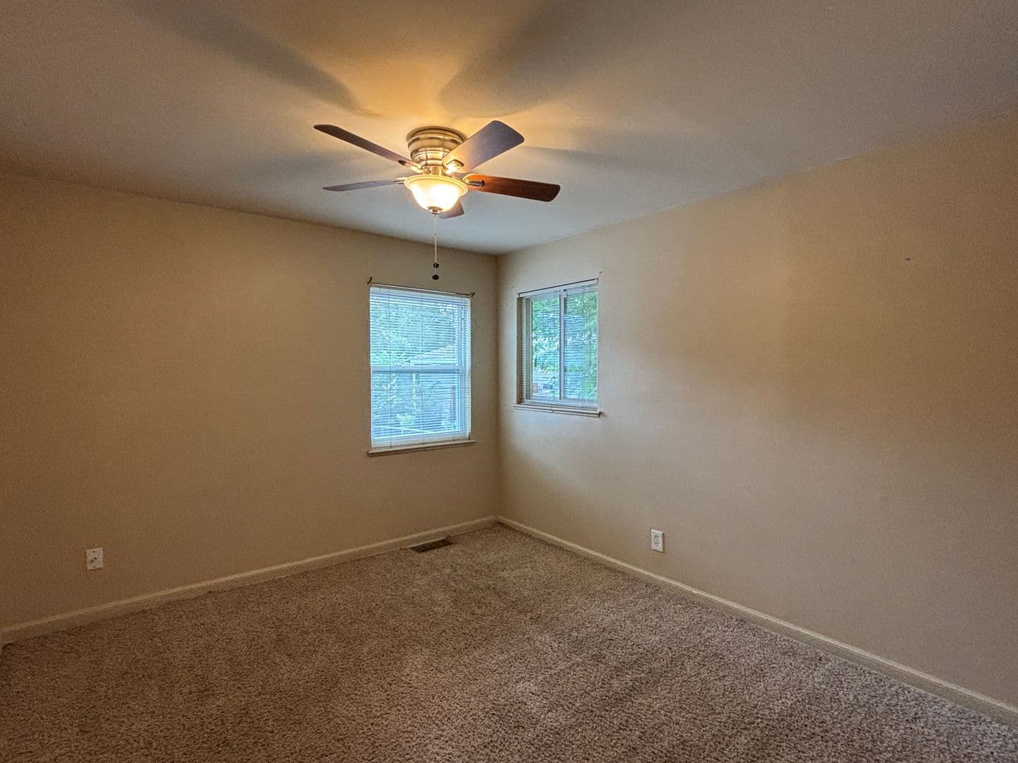 Aurora House: 1233 Elmira St