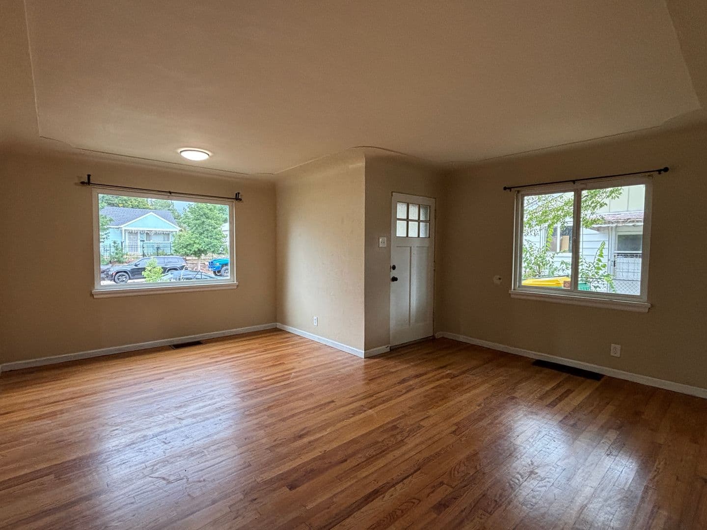 Aurora House: 1233 Elmira St