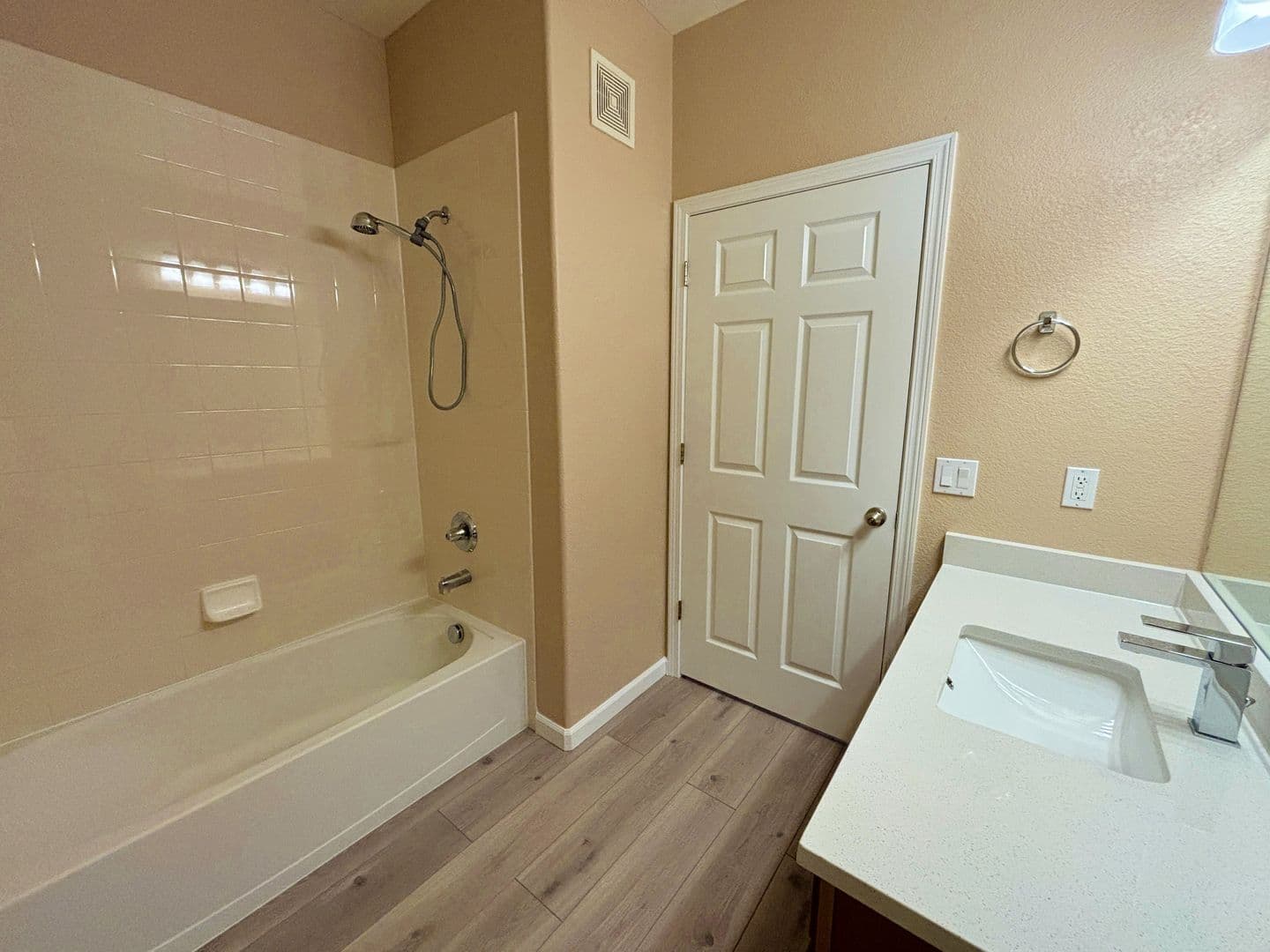 Aurora House: 23406 E 5th Pl