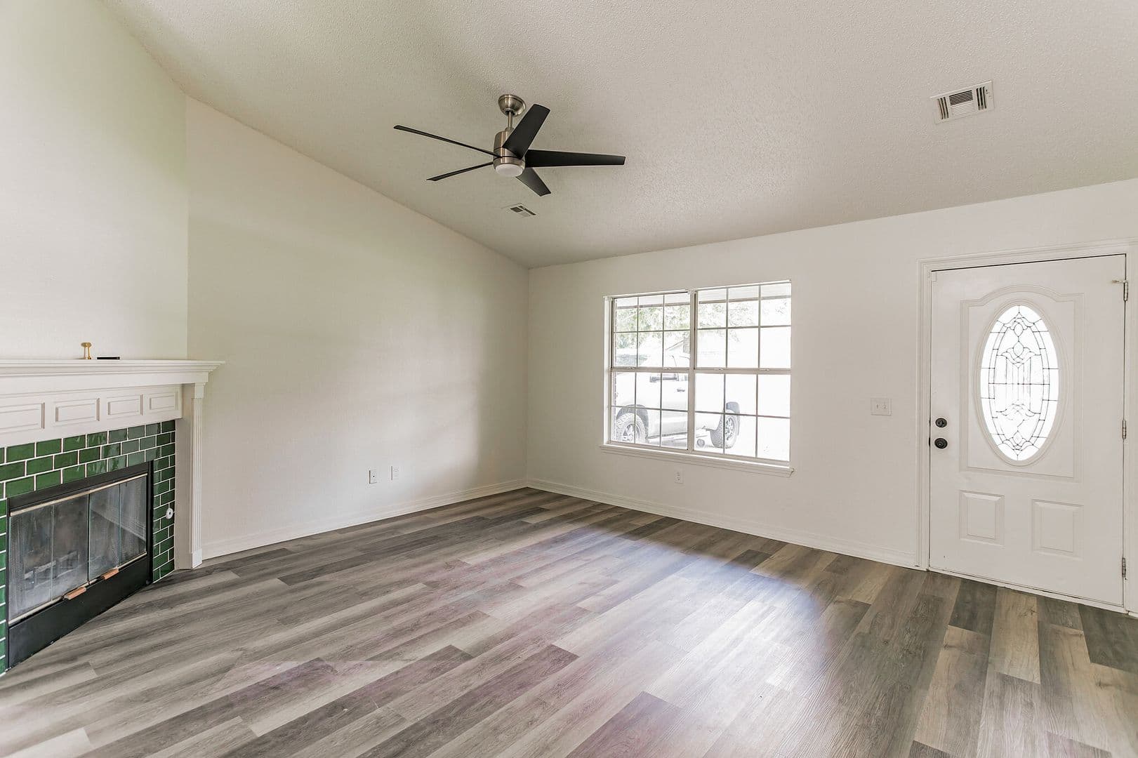 Fayetteville House: 1435 N Lonesome Dove Dr