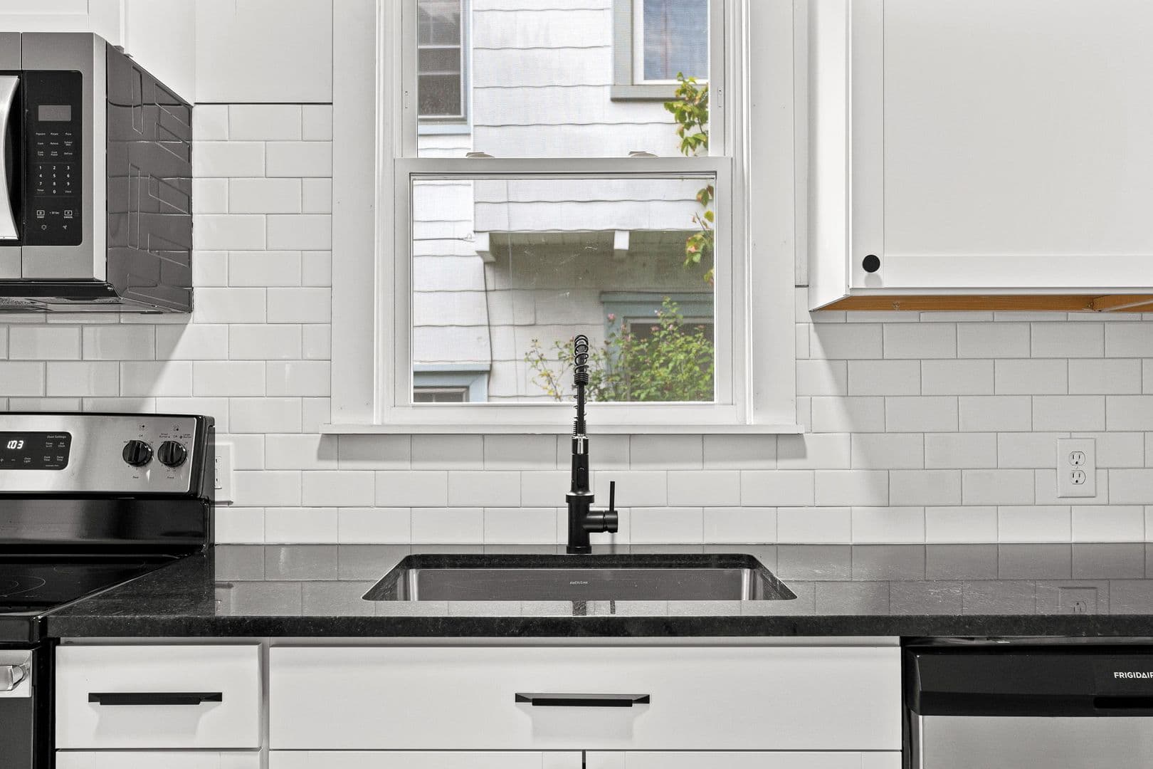 Winston-Salem Apartment: 409 W 1st St