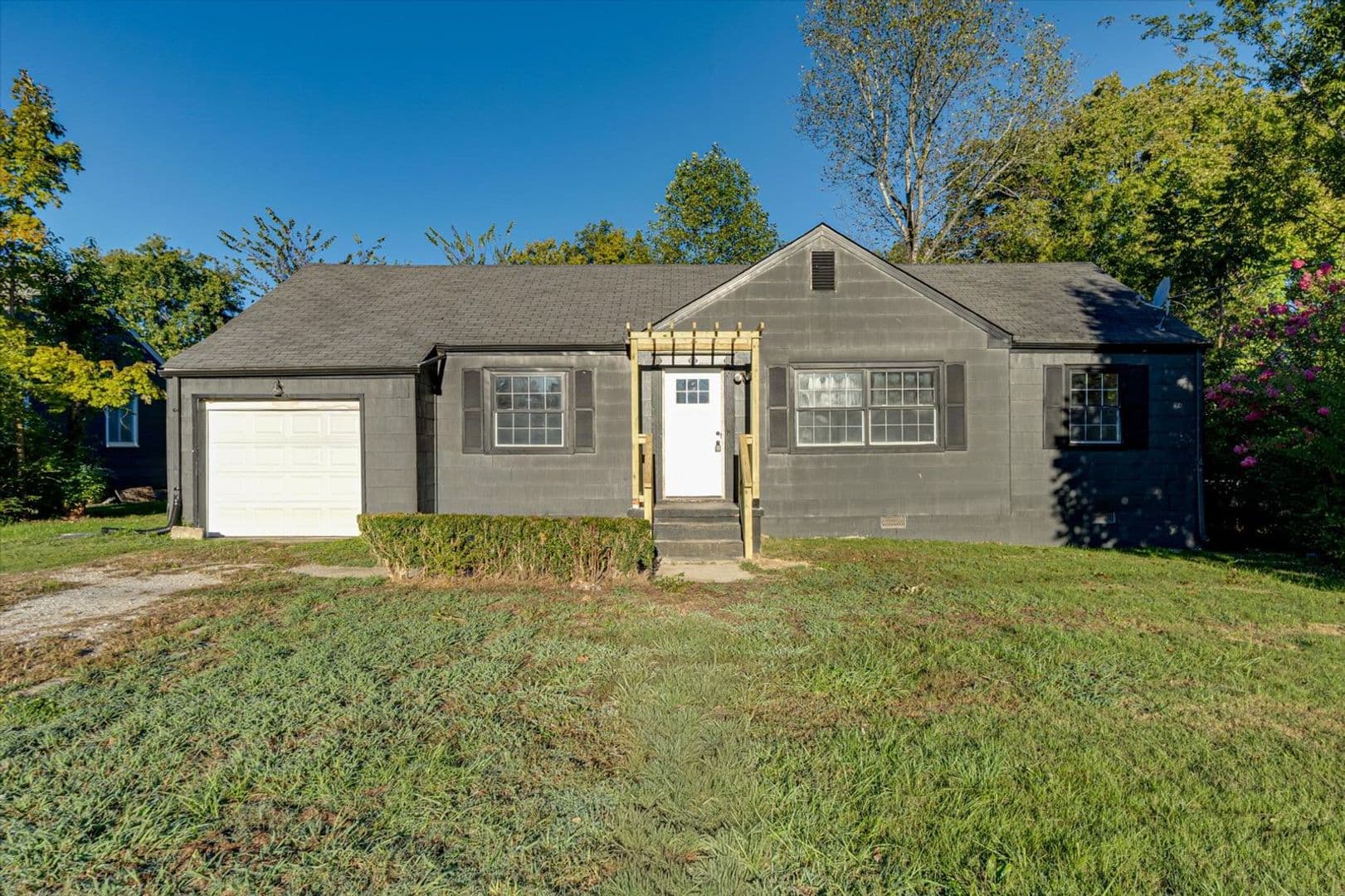 Chattanooga House: 721 Shady Dr