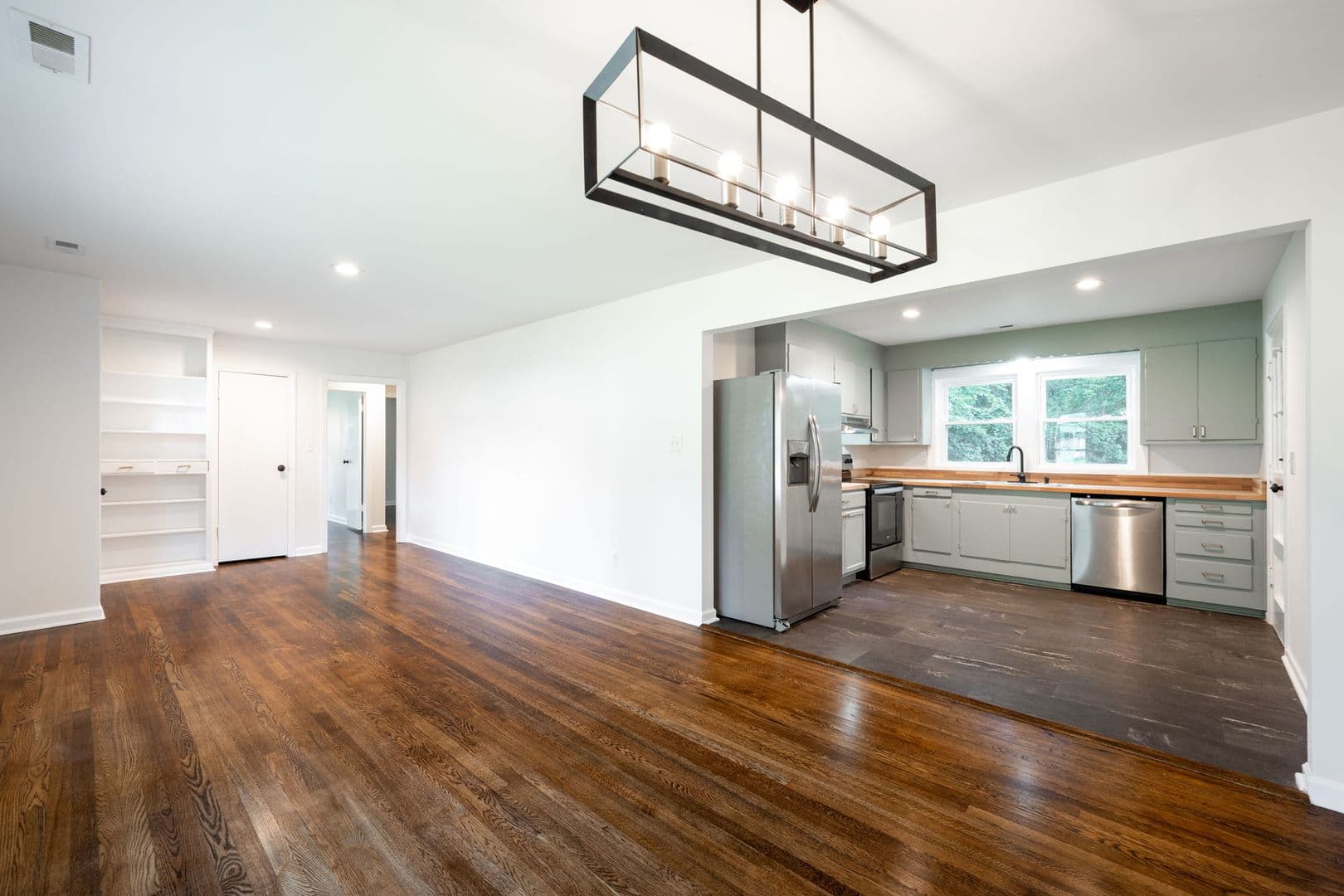 Chattanooga House: 6103 Bermuda Ave