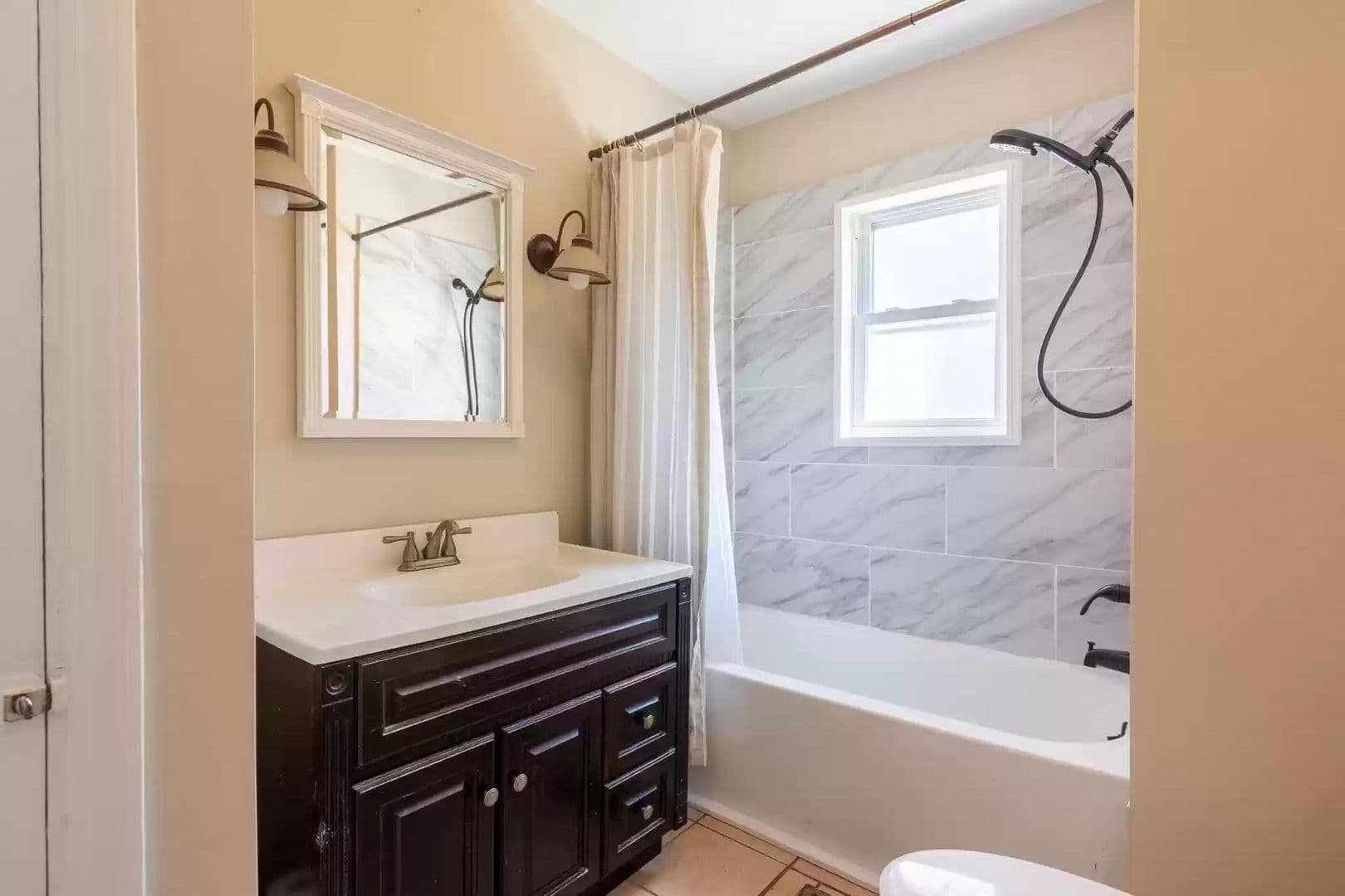 Chattanooga House: 126 Hunt Ave