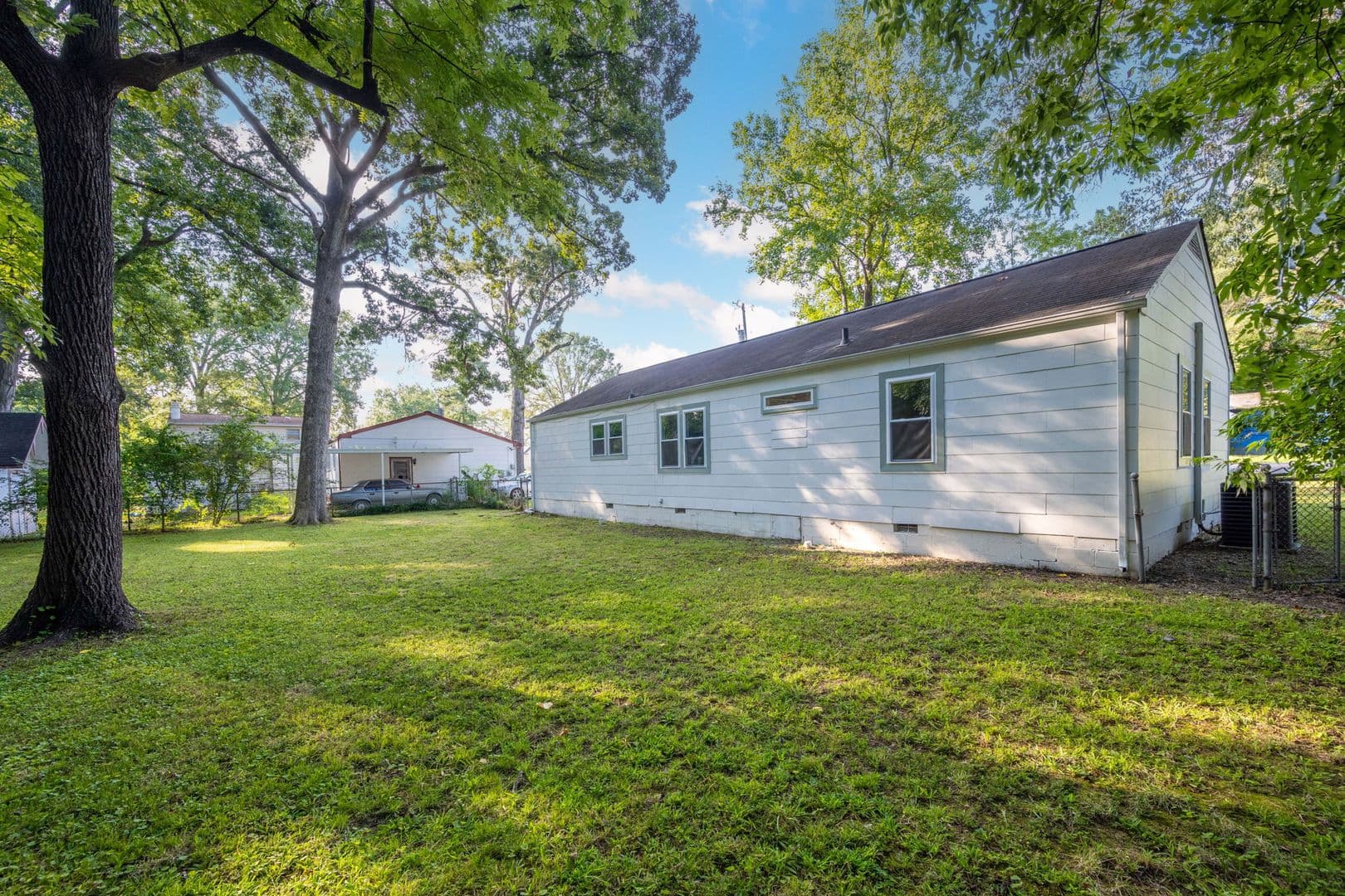 Chattanooga House: 6103 Bermuda Ave