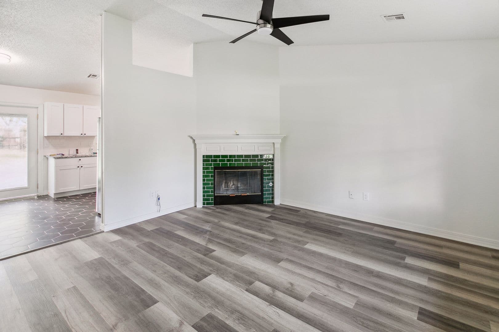 Fayetteville House: 1435 N Lonesome Dove Dr