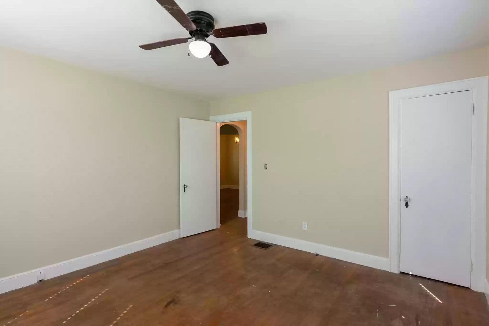 Chattanooga House: 126 Hunt Ave