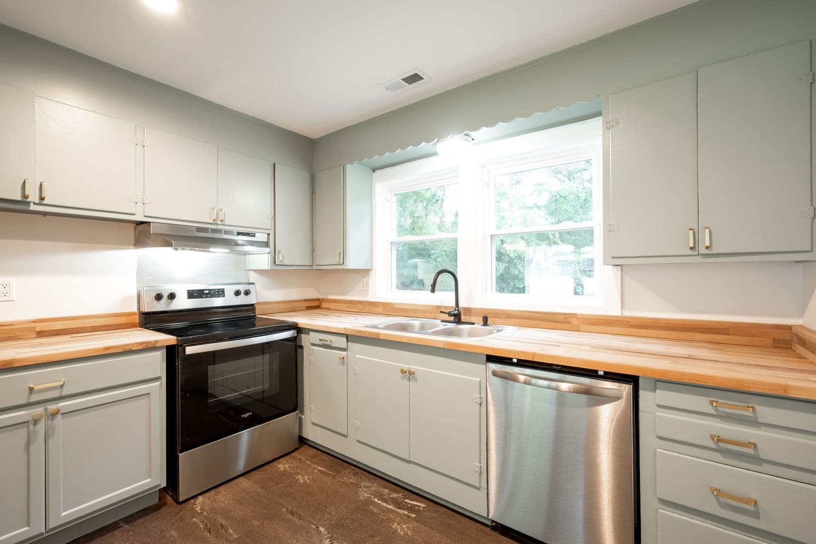 Chattanooga House: 6103 Bermuda Ave