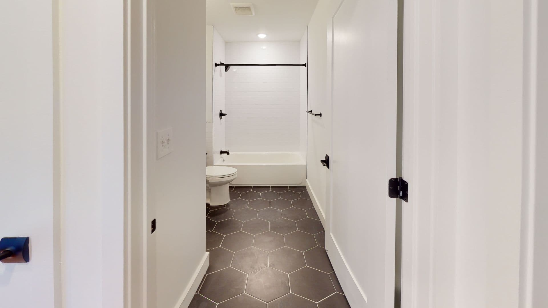 Philadelphia Apartment: 2370 Jasper st