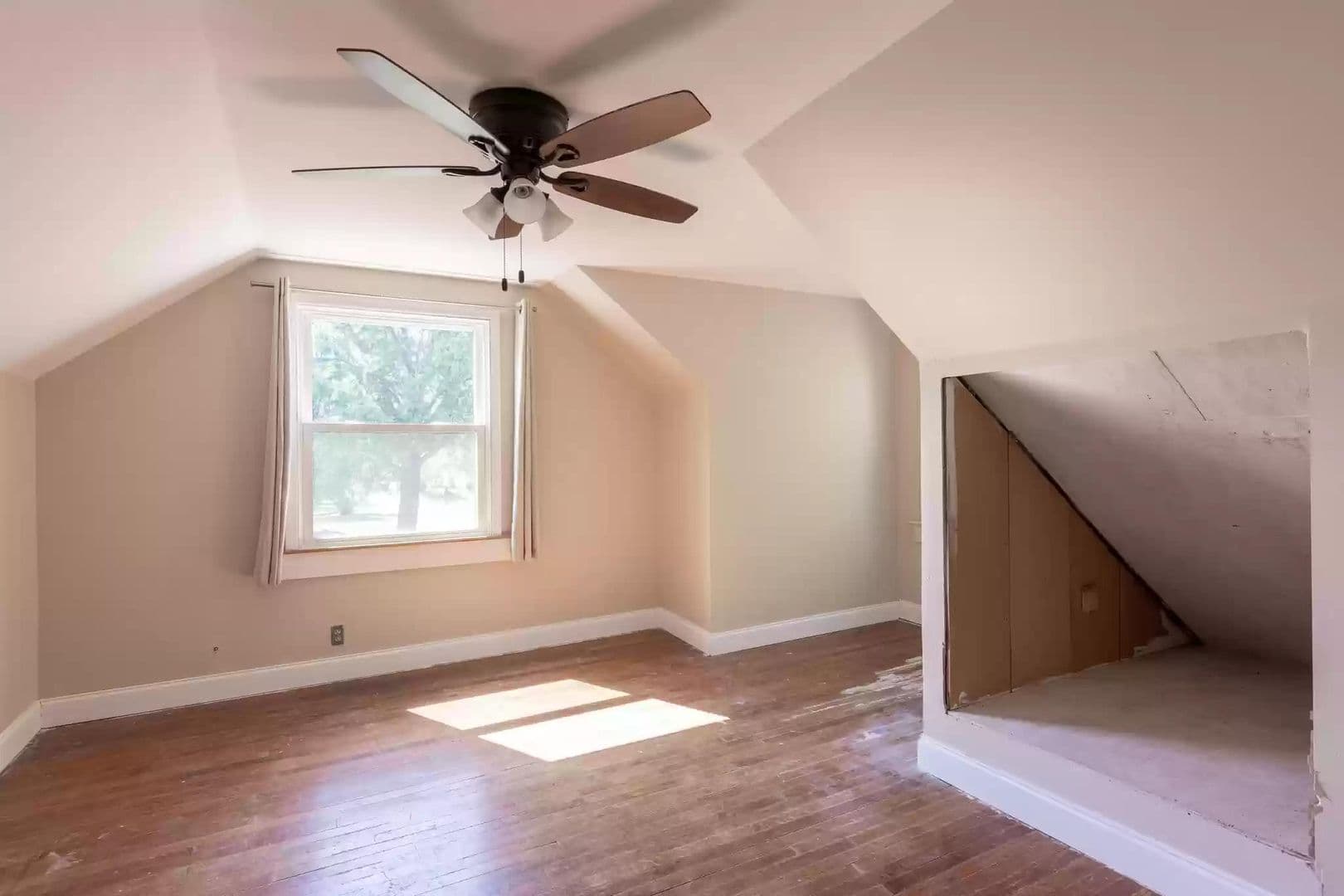 Chattanooga House: 126 Hunt Ave