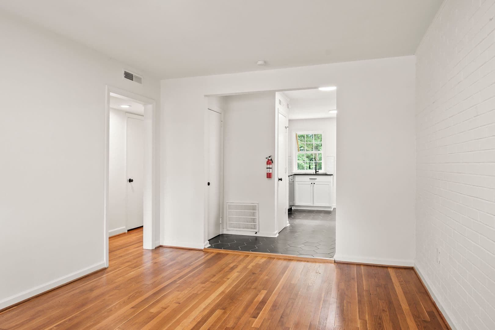 Winston-Salem Apartment: 1640 W Northwest Blvd