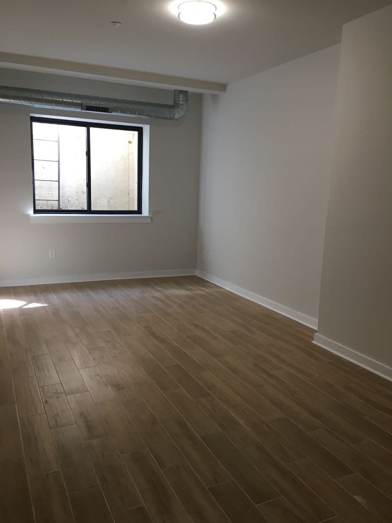 Philadelphia Apartment: 2021 N Front St