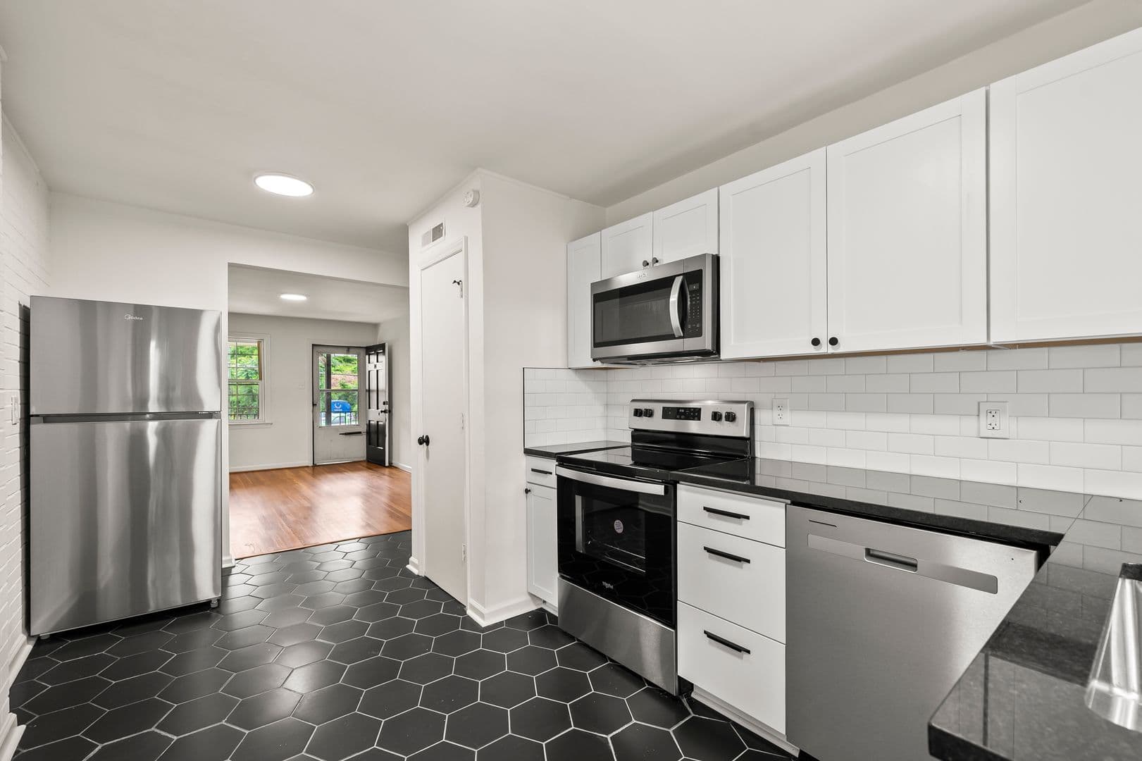 Winston-Salem Apartment: 1640 W Northwest Blvd