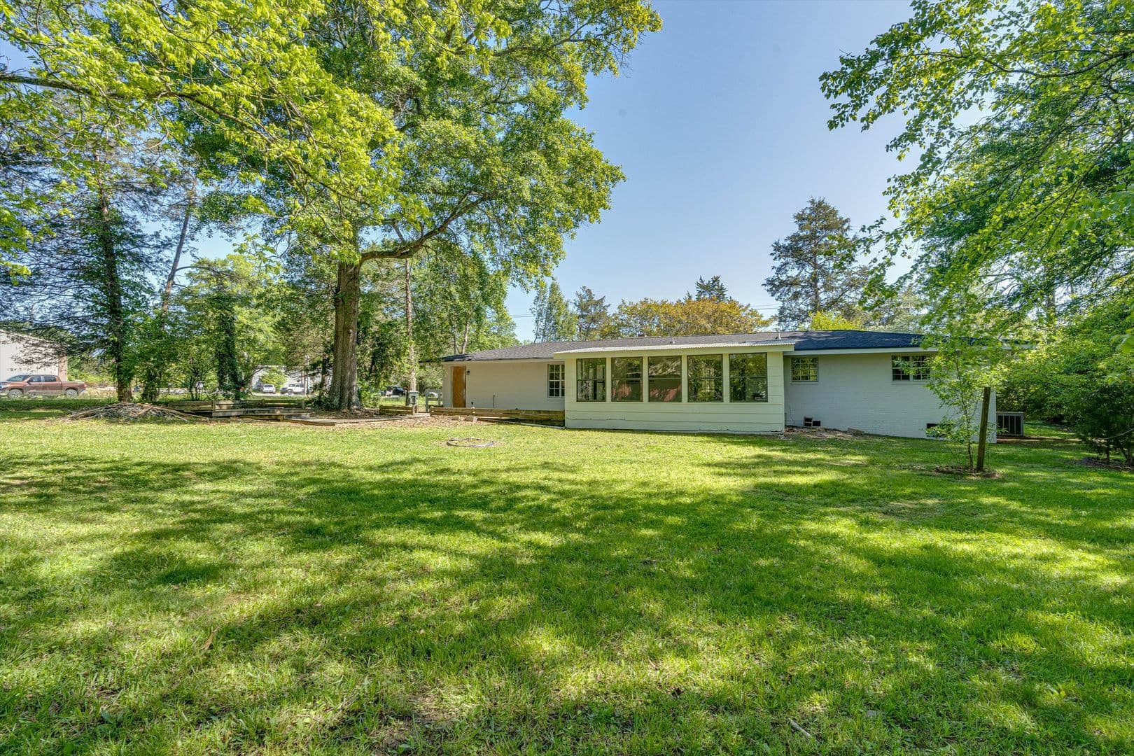 Hixson House: 4736 Adams Rd