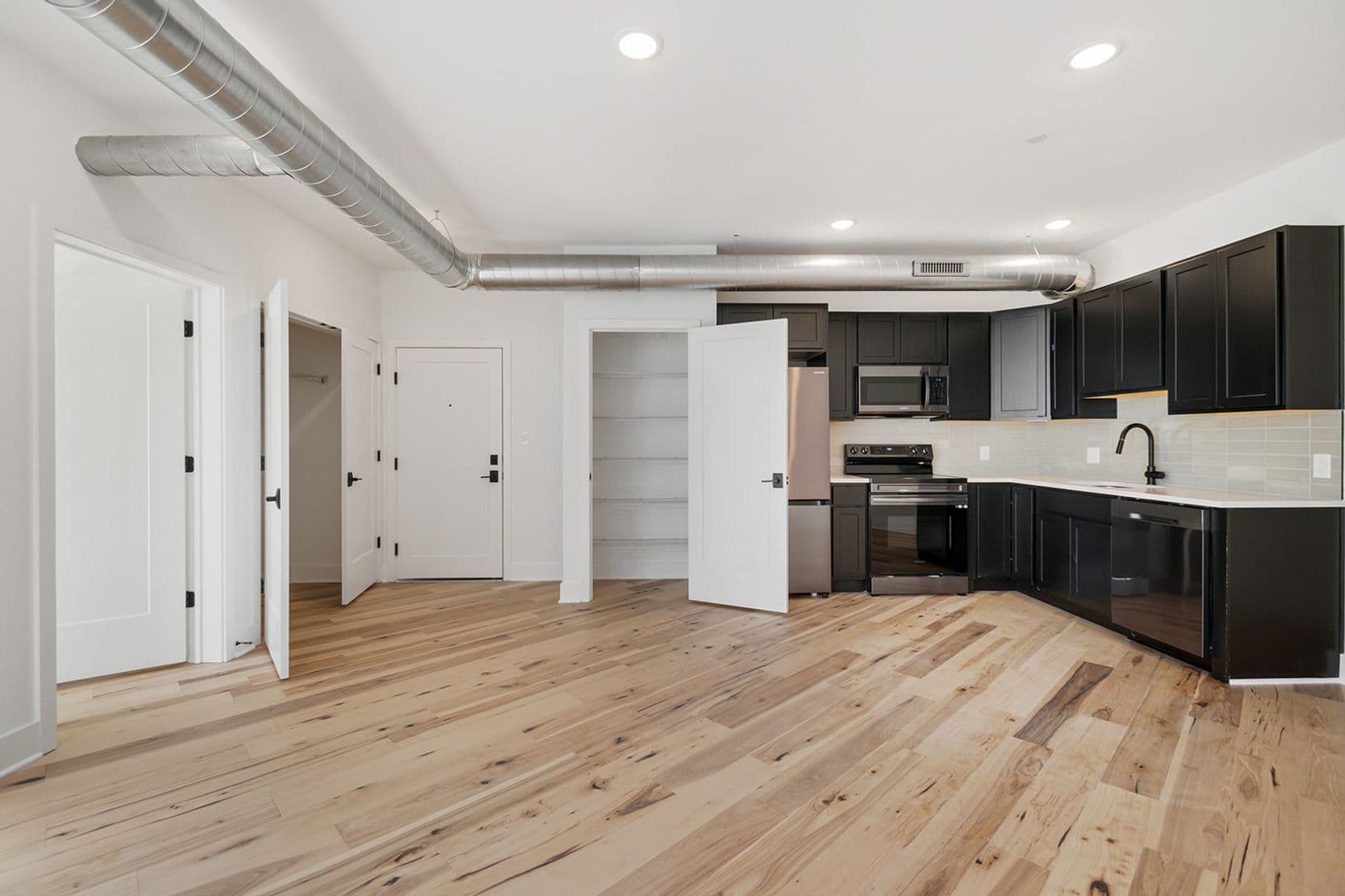 Philadelphia Apartment: 2370 Jasper st
