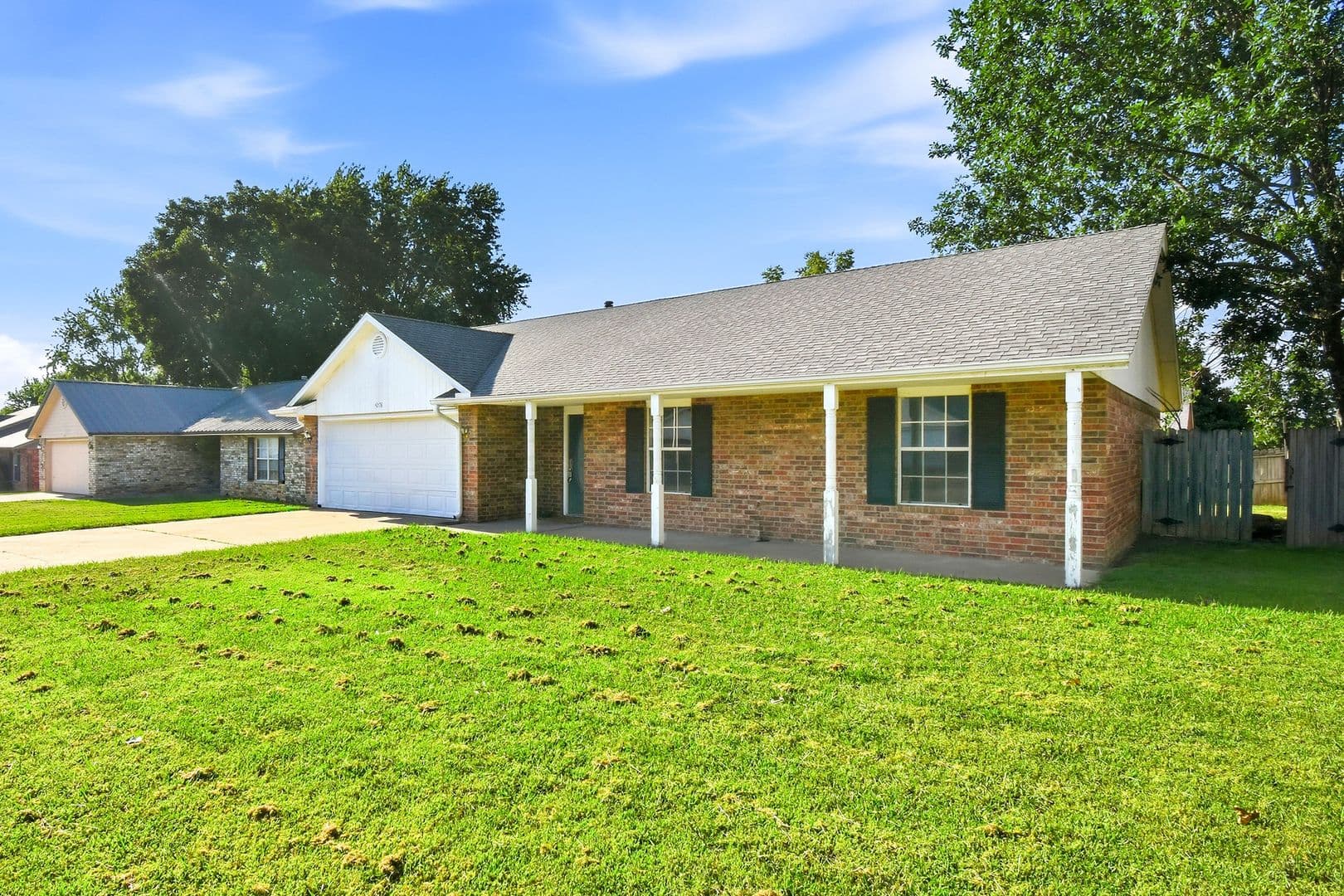 Fayetteville House: 4278 W Patrick St