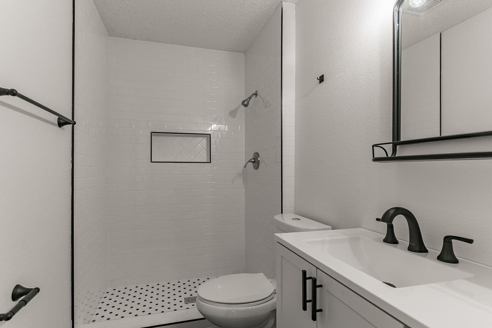 Fayetteville House: 1435 N Lonesome Dove Dr