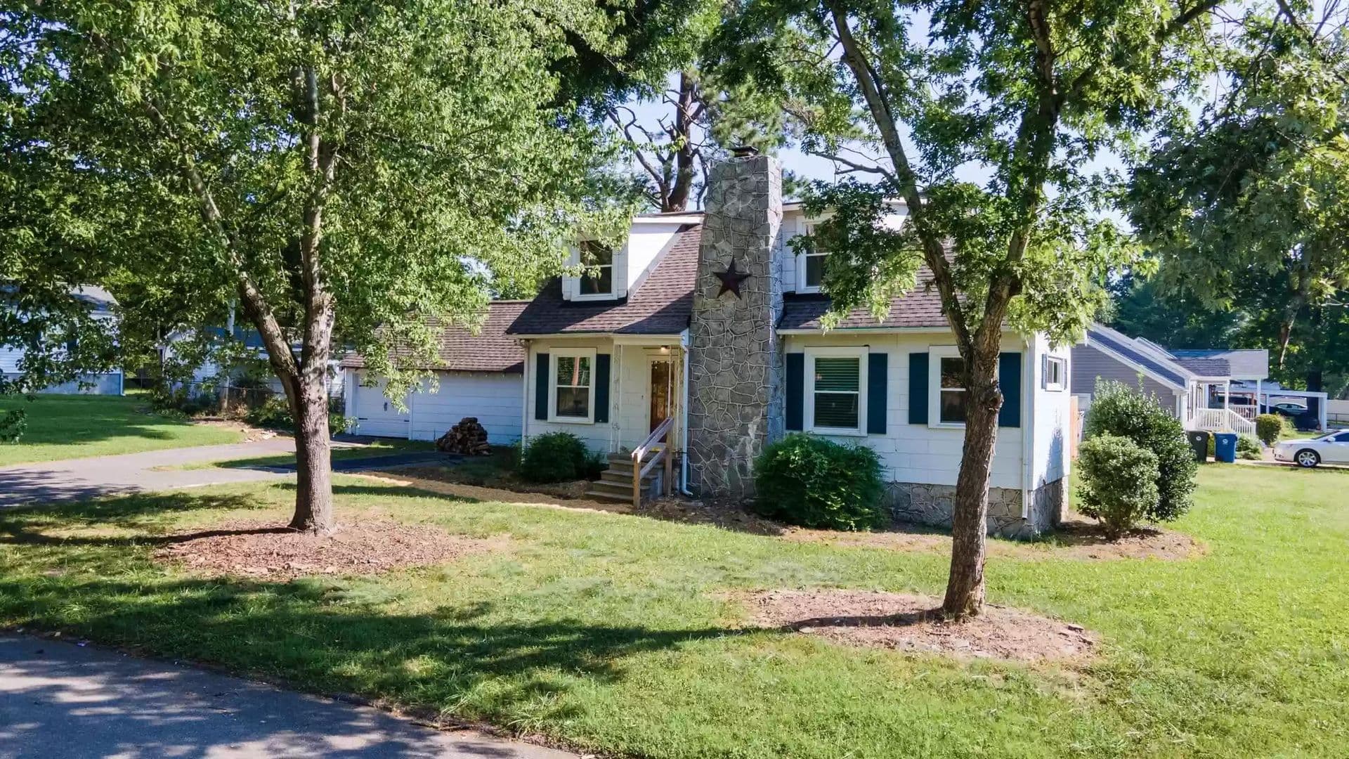 Chattanooga House: 126 Hunt Ave